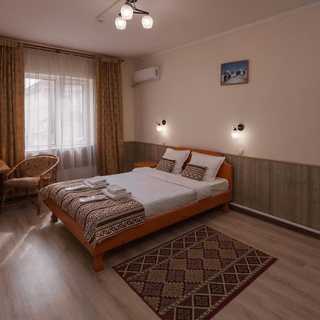 Alpinist Hotel Bishkek Exterior foto