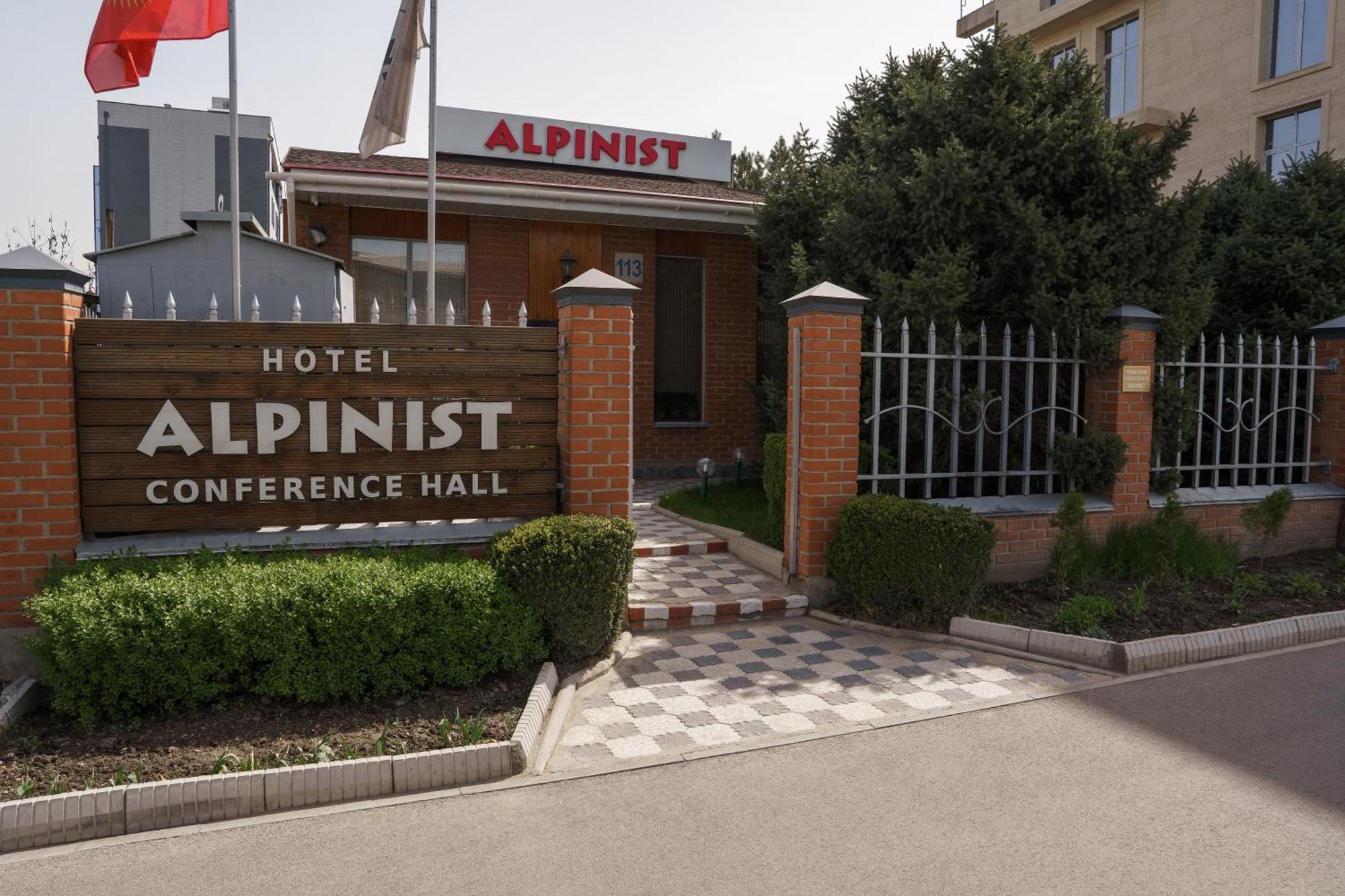Alpinist Hotel Bishkek Exterior foto